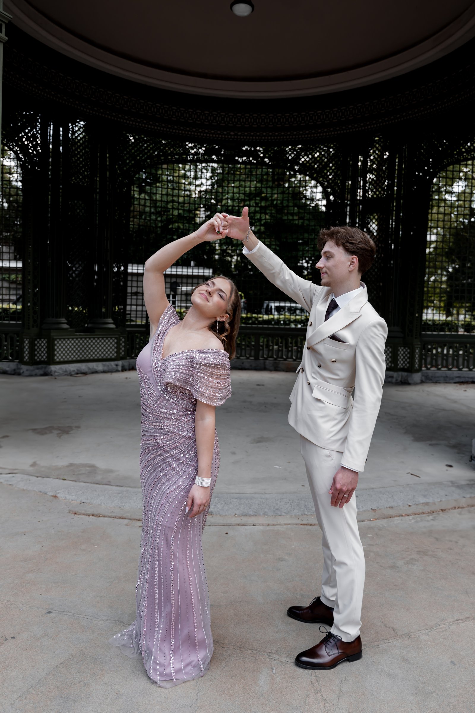 shooting-couple-57d16310